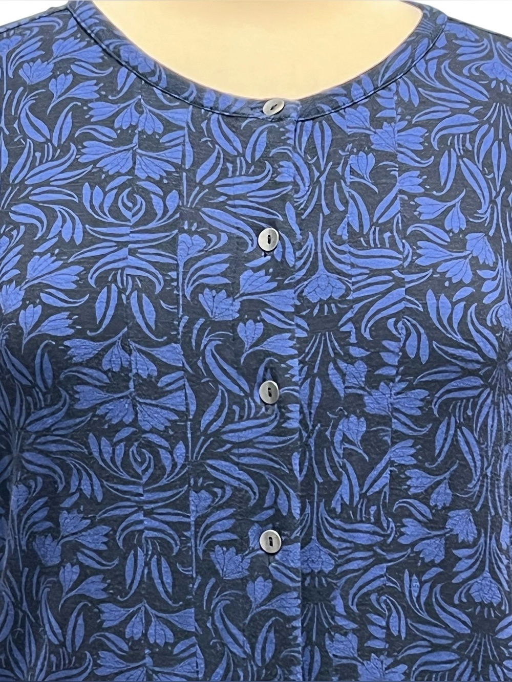 J.Jill Soft Knit Jersey Dress Size Medium Blue Black Print Pockets Button Front - Picture 4 of 12